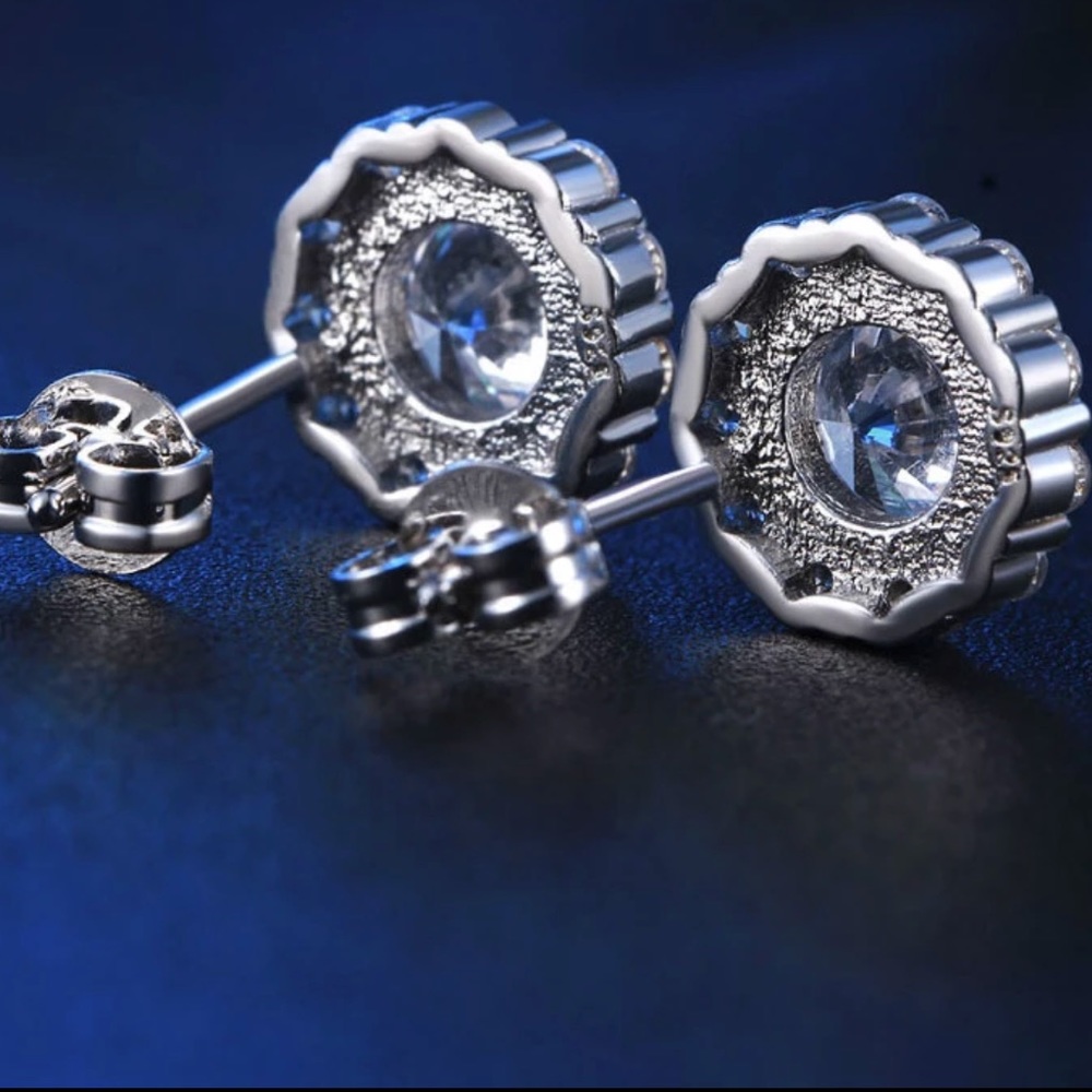 CZ Crystals Silver Stud Earrings New - Picture 4 of 5